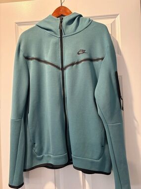 Nike Tech Men’s Teal Zip-Up Performance Jacket